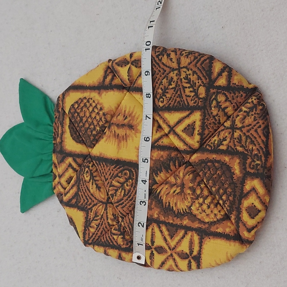 LANAKILA CRAFTS Hawaiian Pineapple Print Mitt Pot Holders - Picture 8 of 11